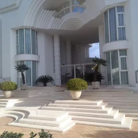 Andalucia Beach Apartament 에스테포나
